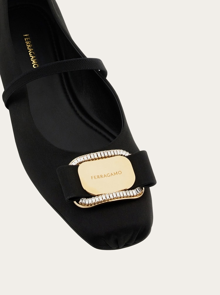 New Vara plate ballet flat - Women | Ferragamo
