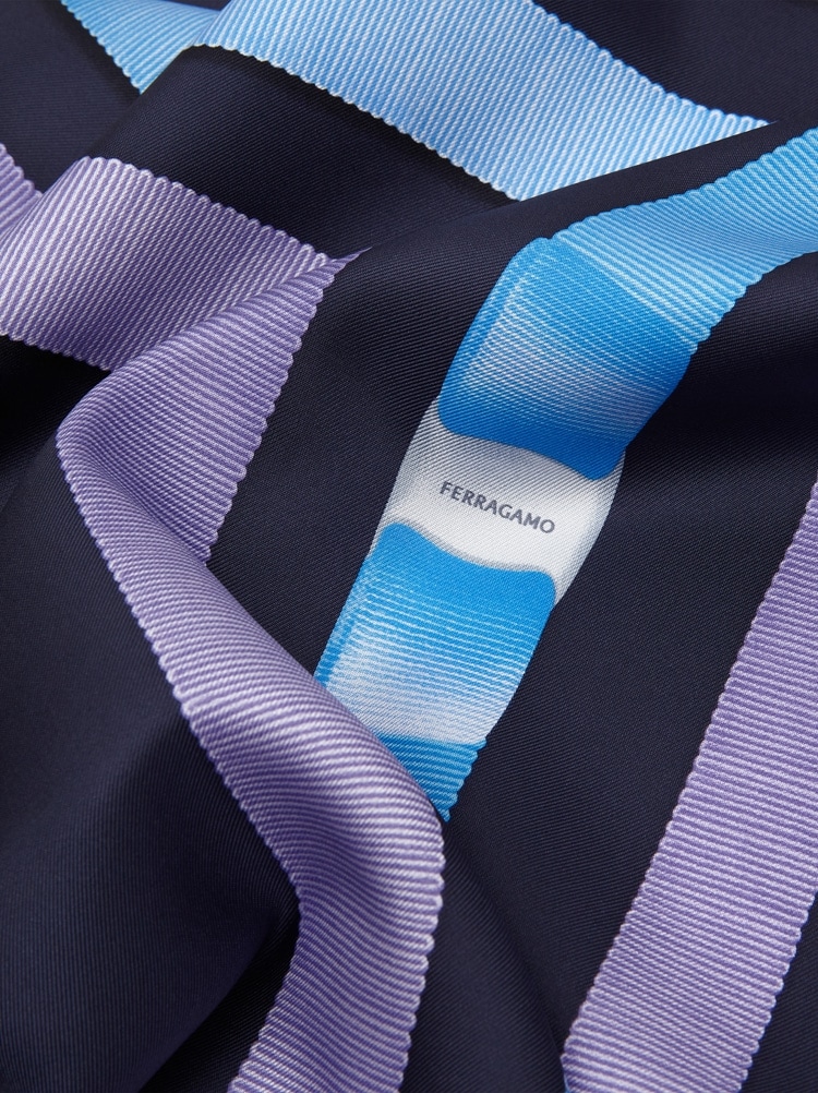 Vara print silk foulard Gallery image 2