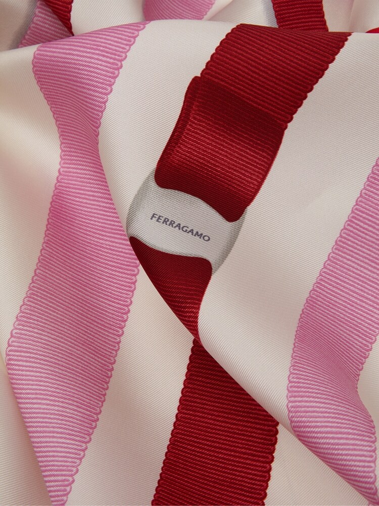 Vara print silk foulard Gallery image 2