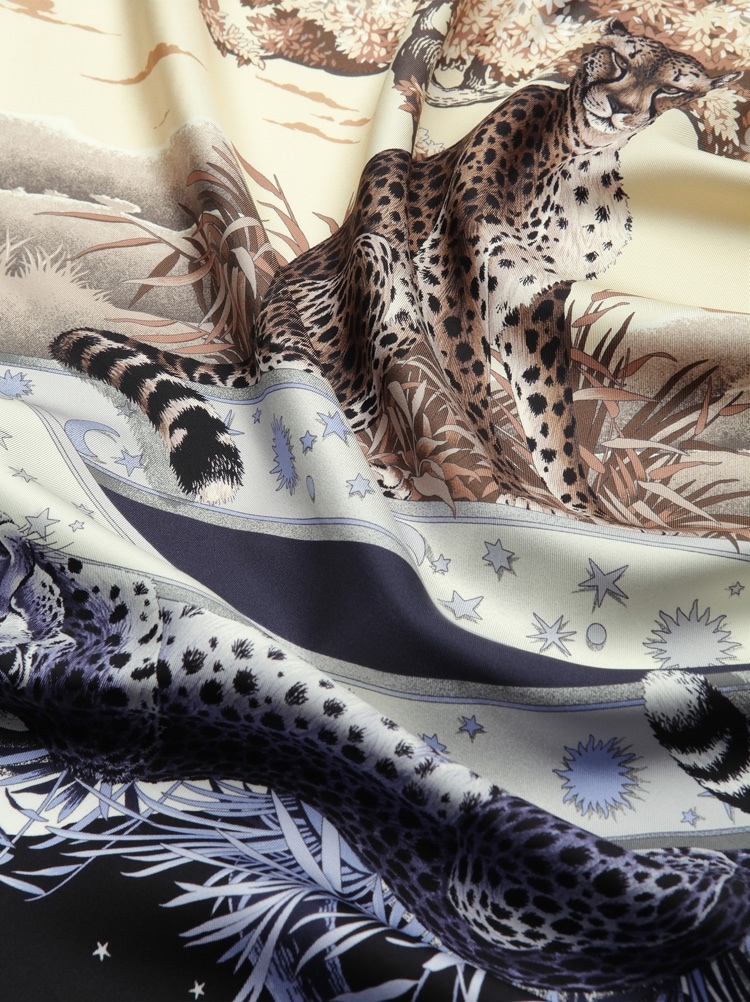 Day & Night print silk foulard Gallery image 4