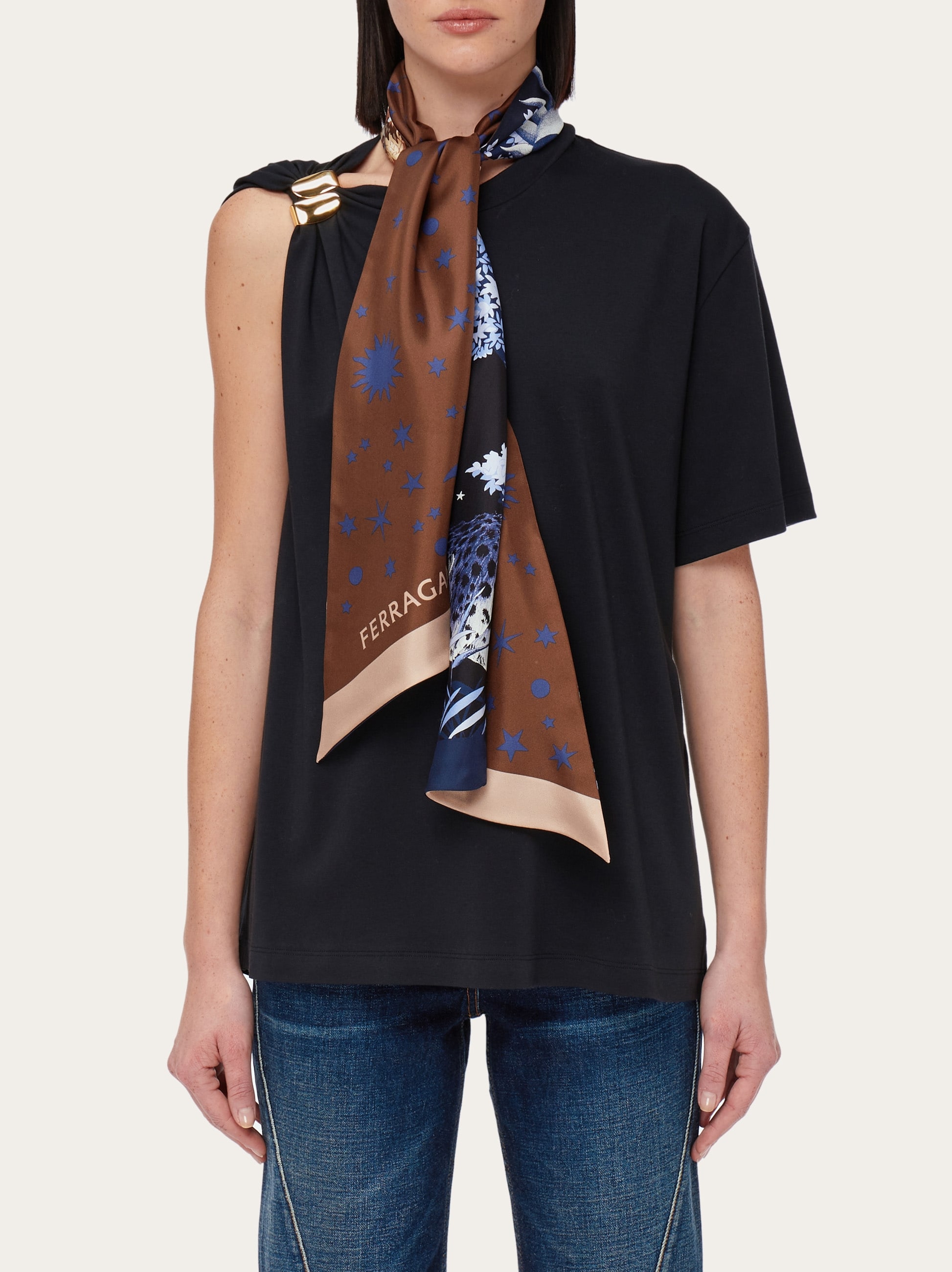 マフラー・ストール FERRAGAMO SILK BANDEAU Day & Night print silk bandeau - Women | Ferragamo