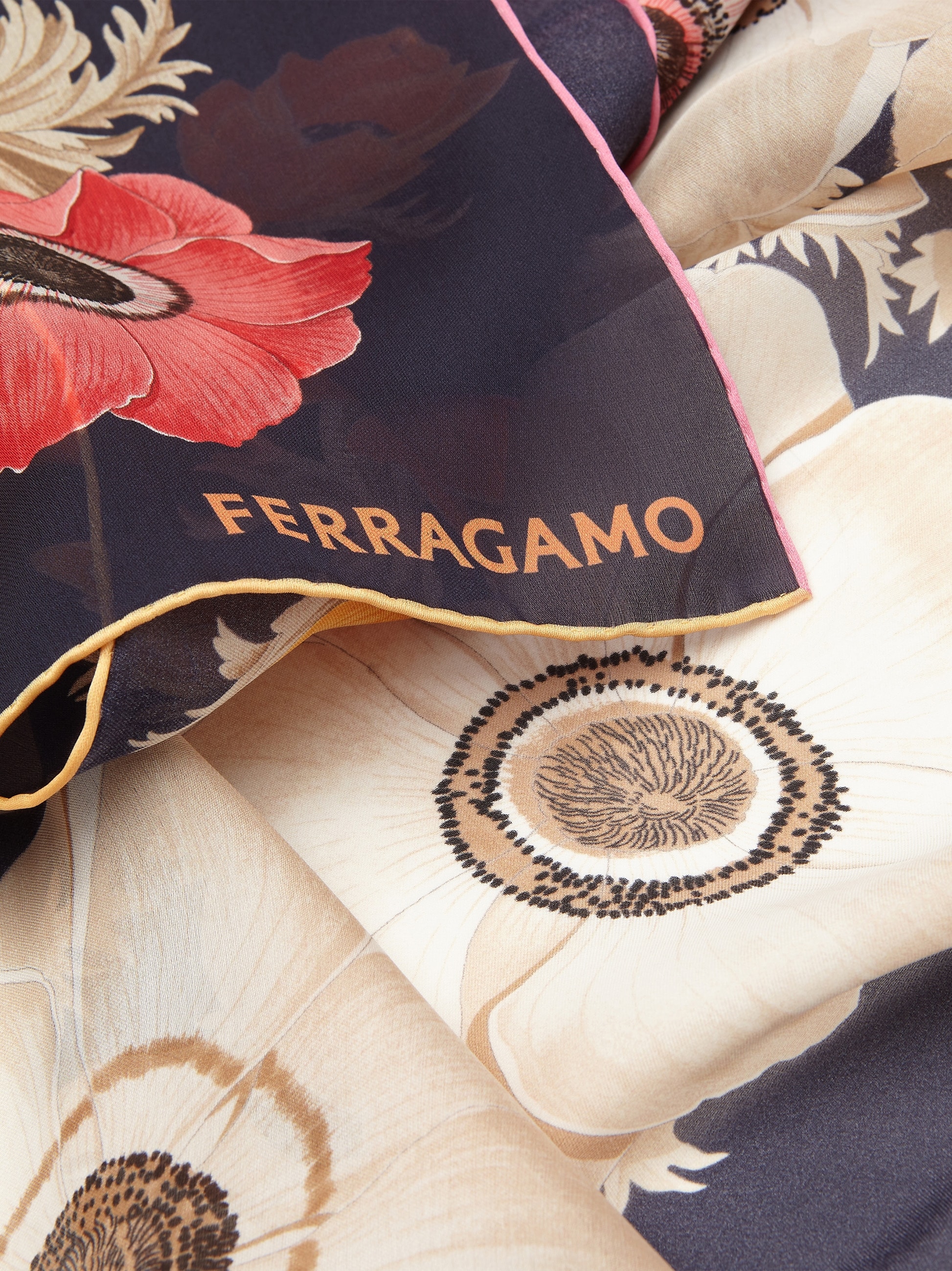 【送料&関税込】Ferragamo Silk Scarf With Print Ferragamo Printed silk scarf Salvatore Ferragamo
