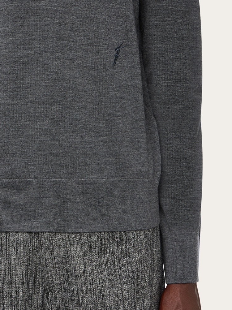 V-neck sweater Gallery image 6
