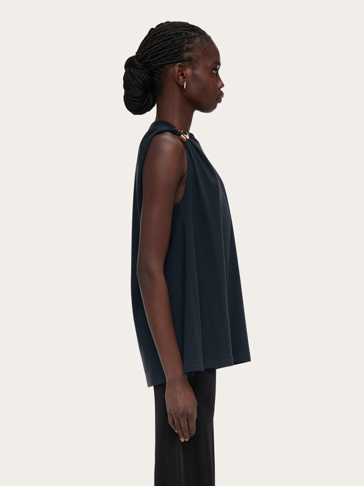 Crew neck t-shirt with golden clip Gallery image 3