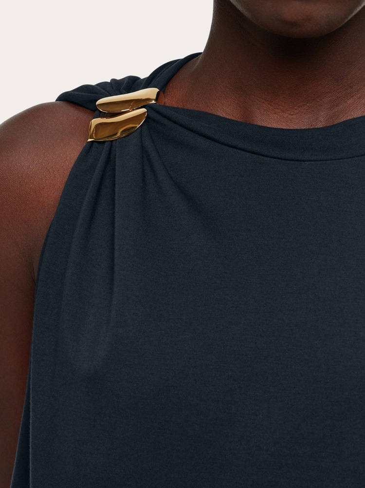 Crew neck t-shirt with golden clip Gallery image 5