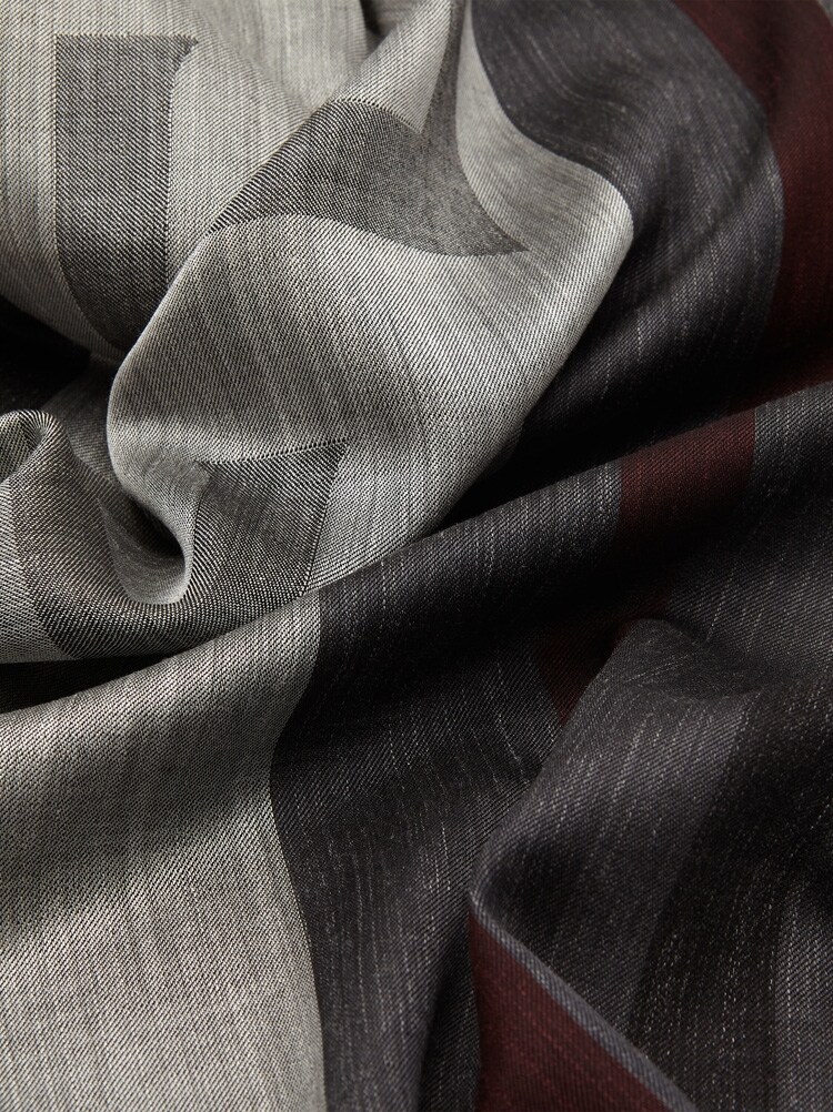 Maxi-striped jacquard stole - Soft Accessories - Men - Salvatore 