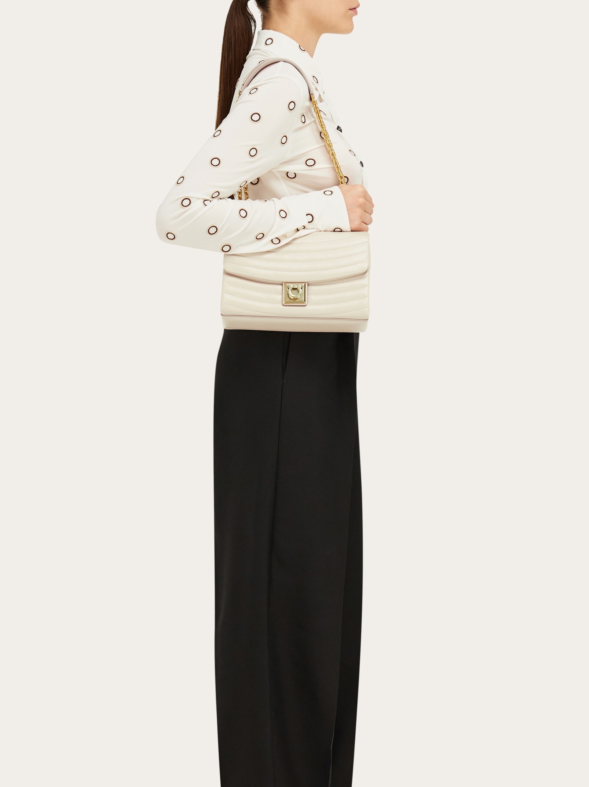 Quilted shoulder bag (M) - Handbags - Women - Salvatore Ferragamo US 