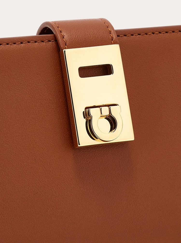 Hug continental wallet - Leather Accessories - Women - Salvatore  