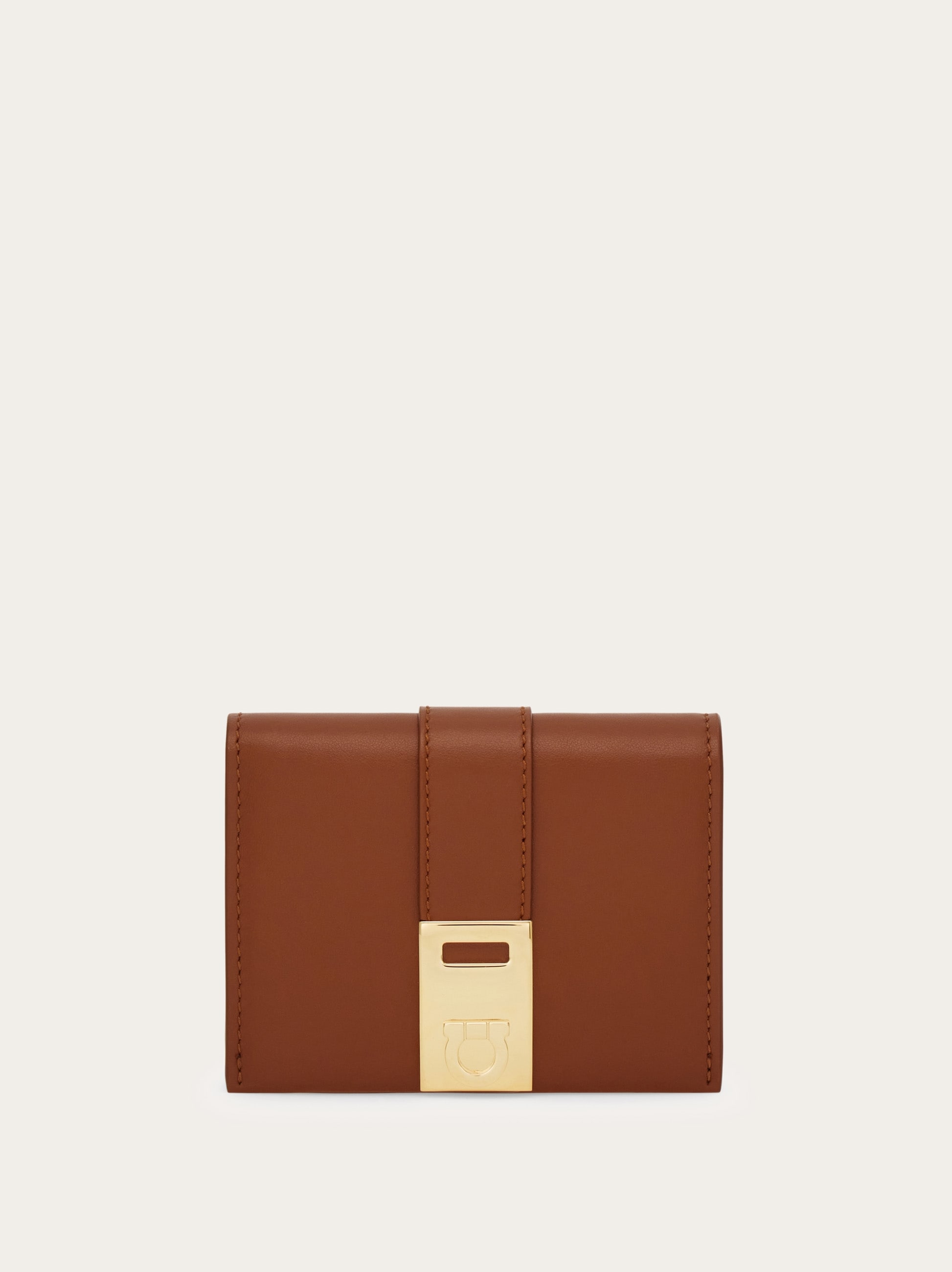 【送料&関税込】Ferragamo Compact Wallet hug Hug compact two-tone wallet - Women | Ferragamo