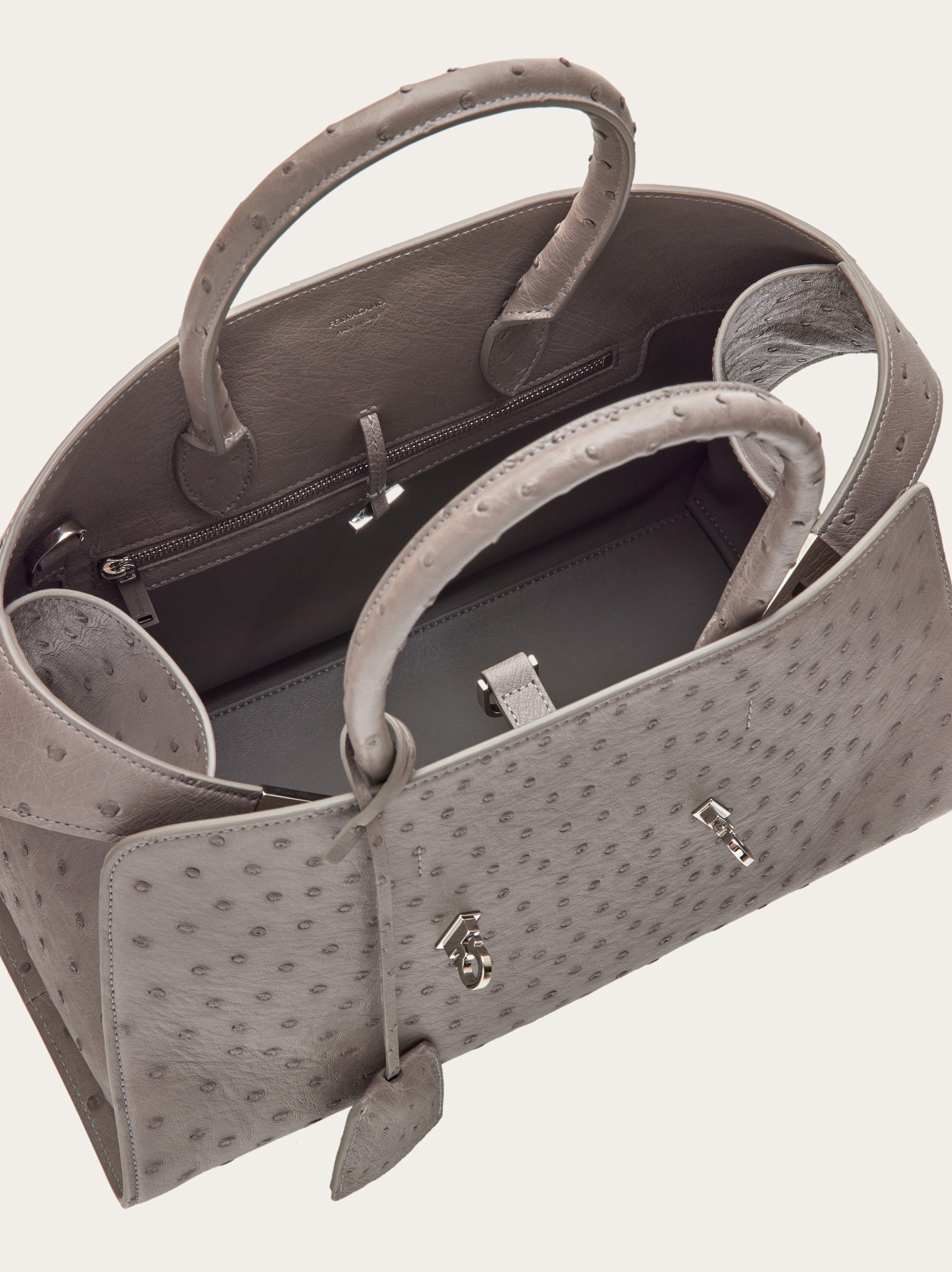 Hug handbag (M) - Women | Ferragamo