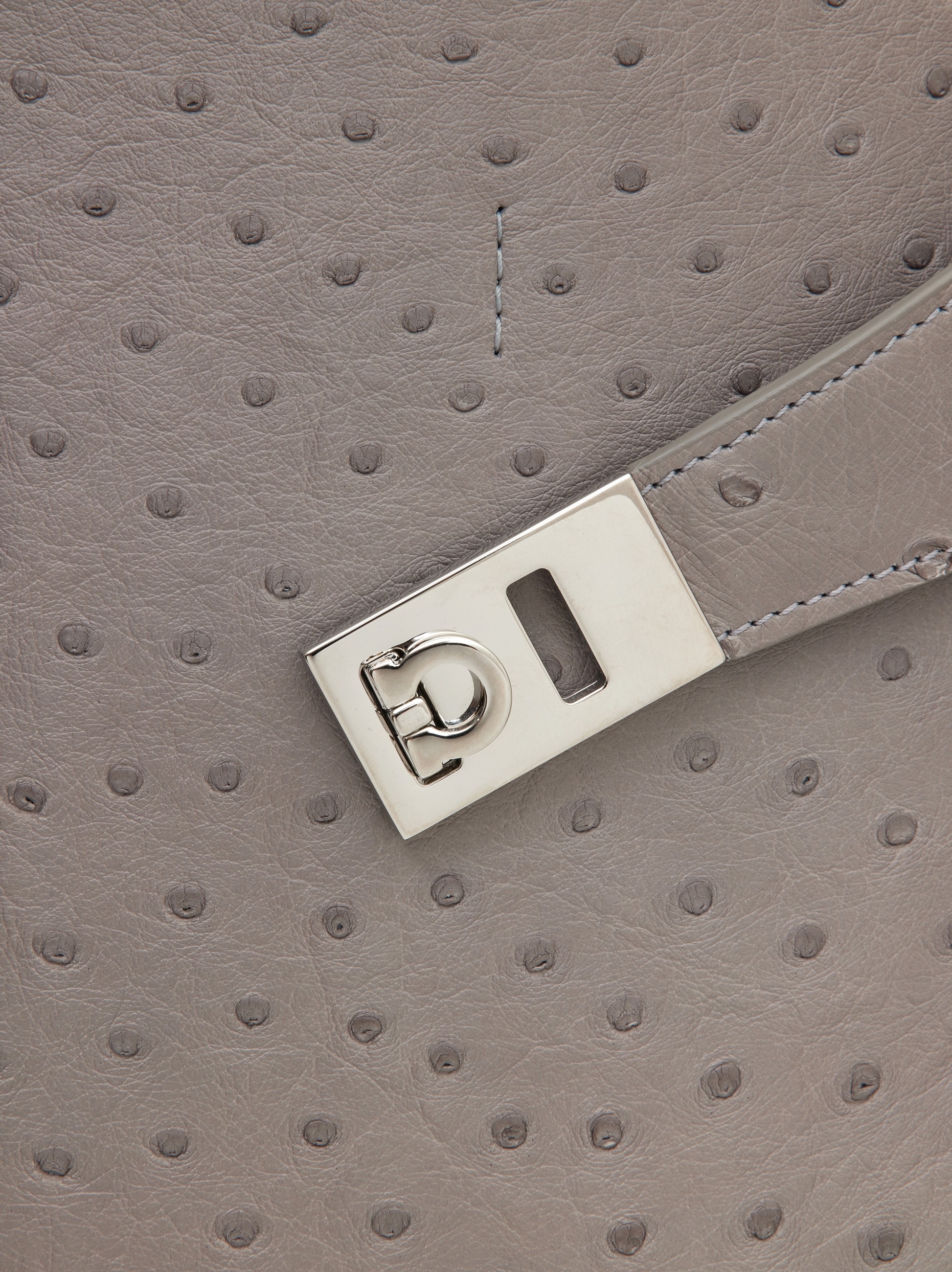 Hug handbag (M) - Women | Ferragamo