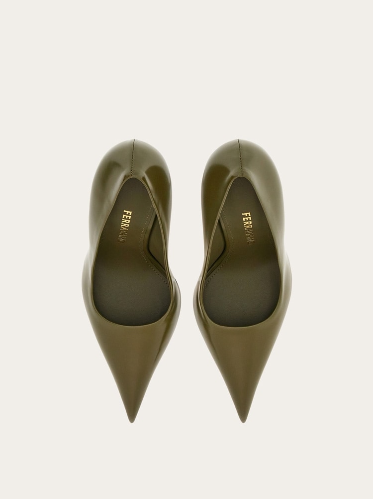 Eva pump Gallery image 3