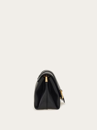 ショルダーバッグ・ポシェット FERRAGAMO Woman Crossbody bags Black 72016821H493 001 Front flap crossbody bag (S) - Women | Ferragamo