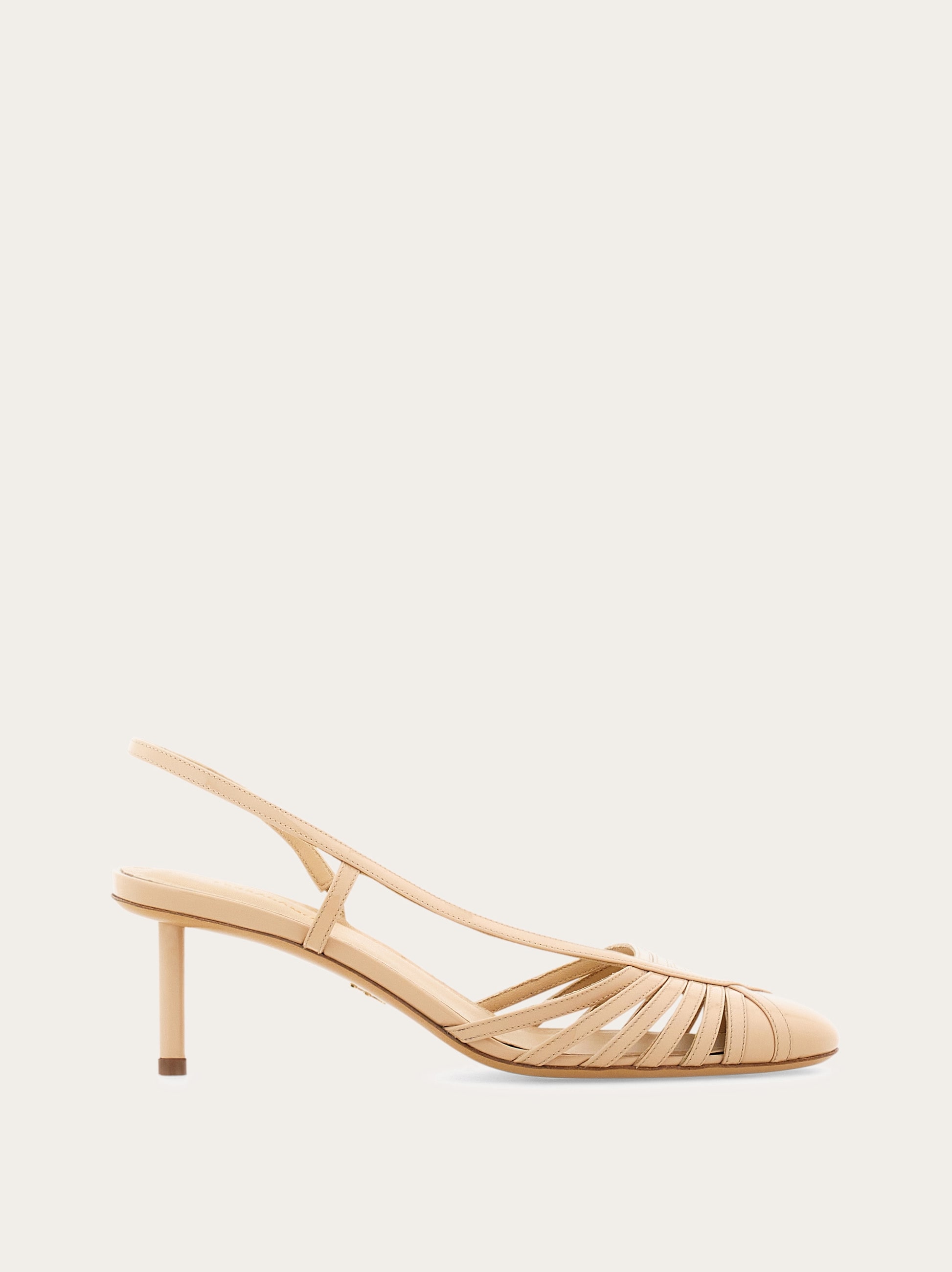 ferragamo pump shoes