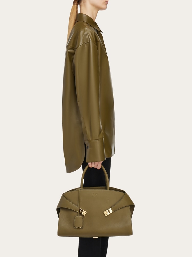 Hug handbag (L) Gallery image 2