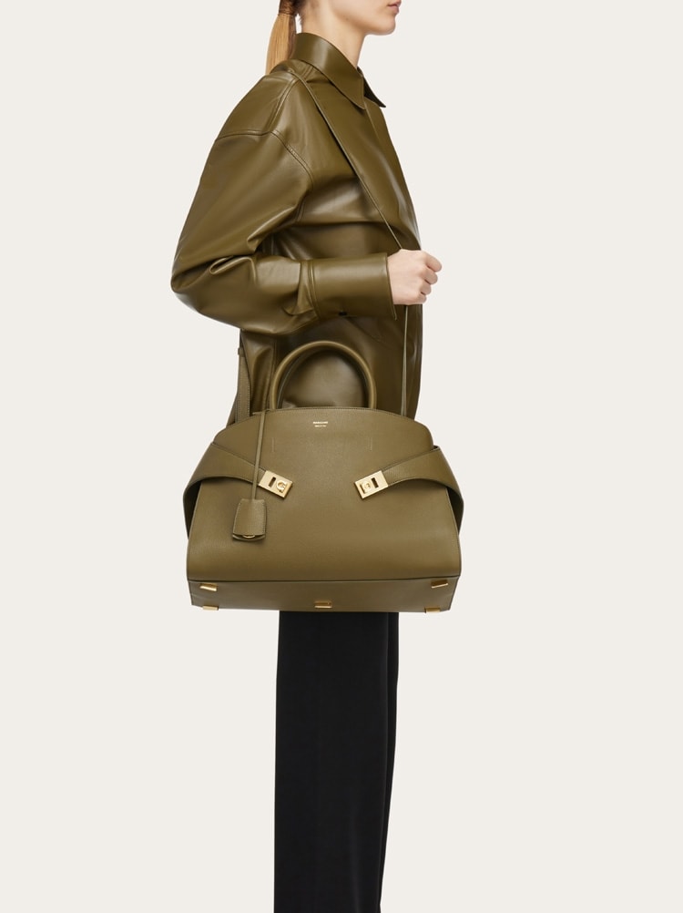 Hug handbag (L) Gallery image 3