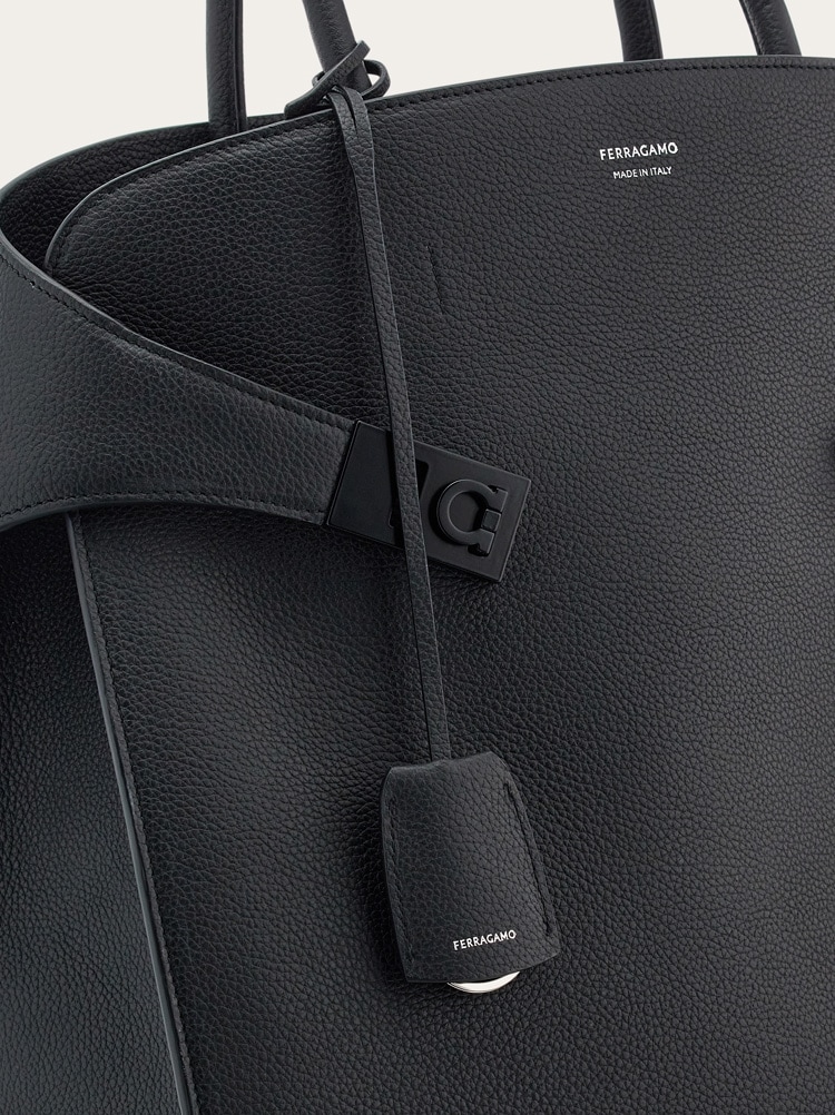 Hug tote bag - Women | Ferragamo