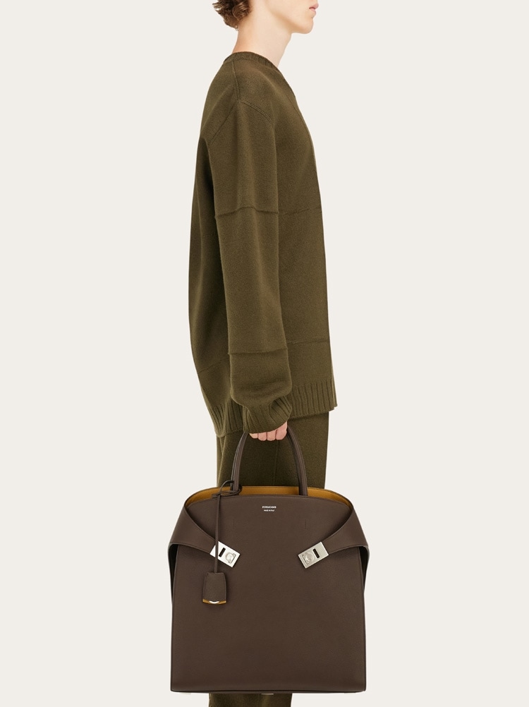 Hug tote bag Gallery image 2