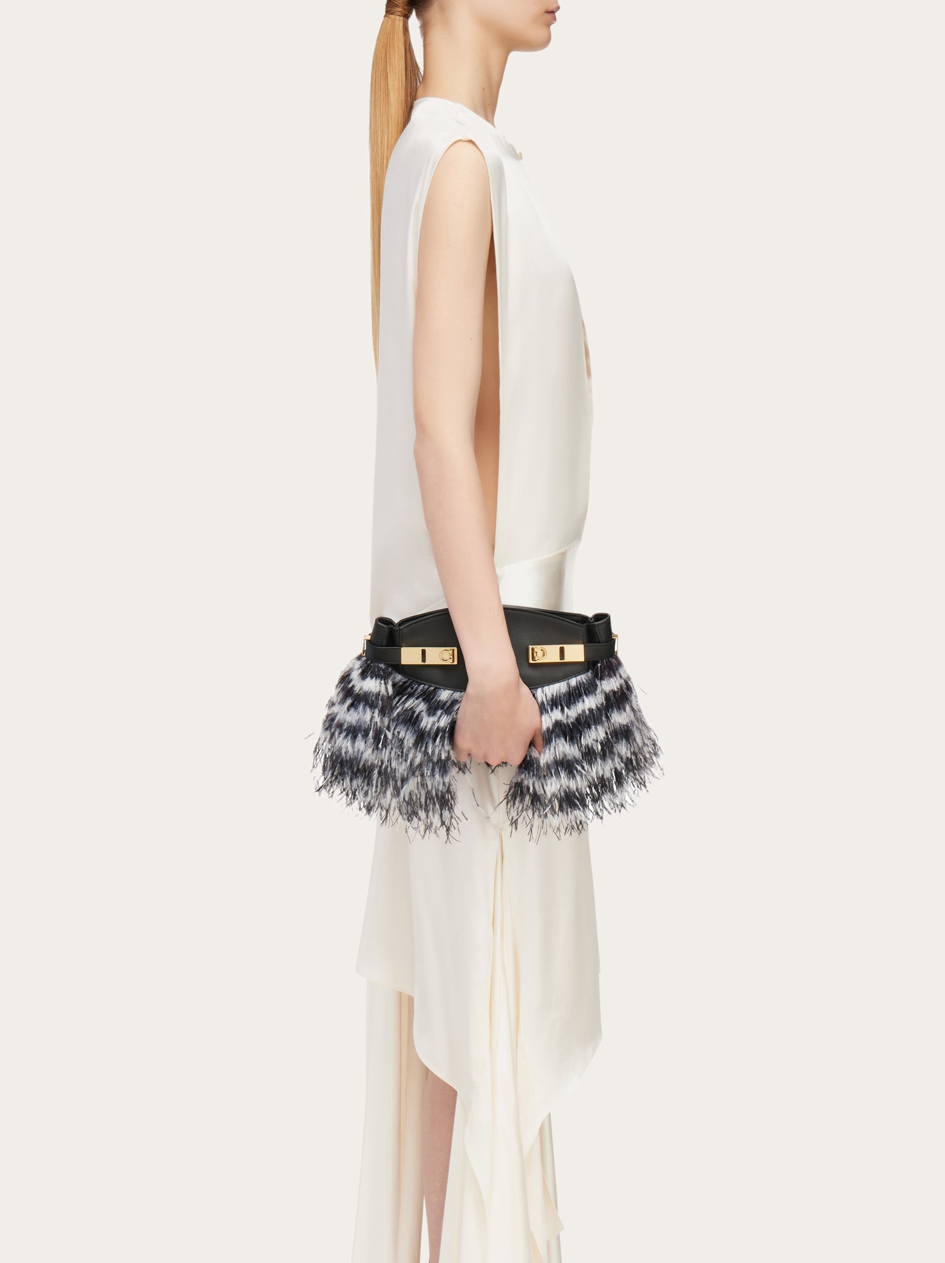 Ferragamo★フィアンマ フォールドオーバー クロスボディ バッグ 775965_06_cart_r20.jpg