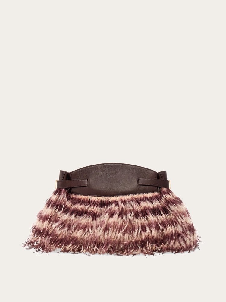 [Salvatore Ferragamo]バック・トゥ・アース - バレリーナ Inspired by an iconic archival style, the new Ferragamo Soft