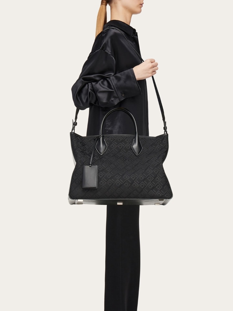 Star-shaped tote bag (L) Gallery image 9
