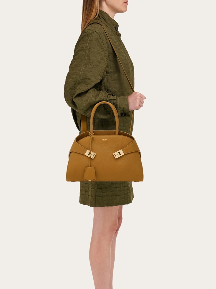 Hug Handtasche (M) Gallery image 3