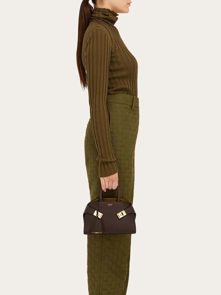 Hug bicolor handbag (XS) Gallery image 2
