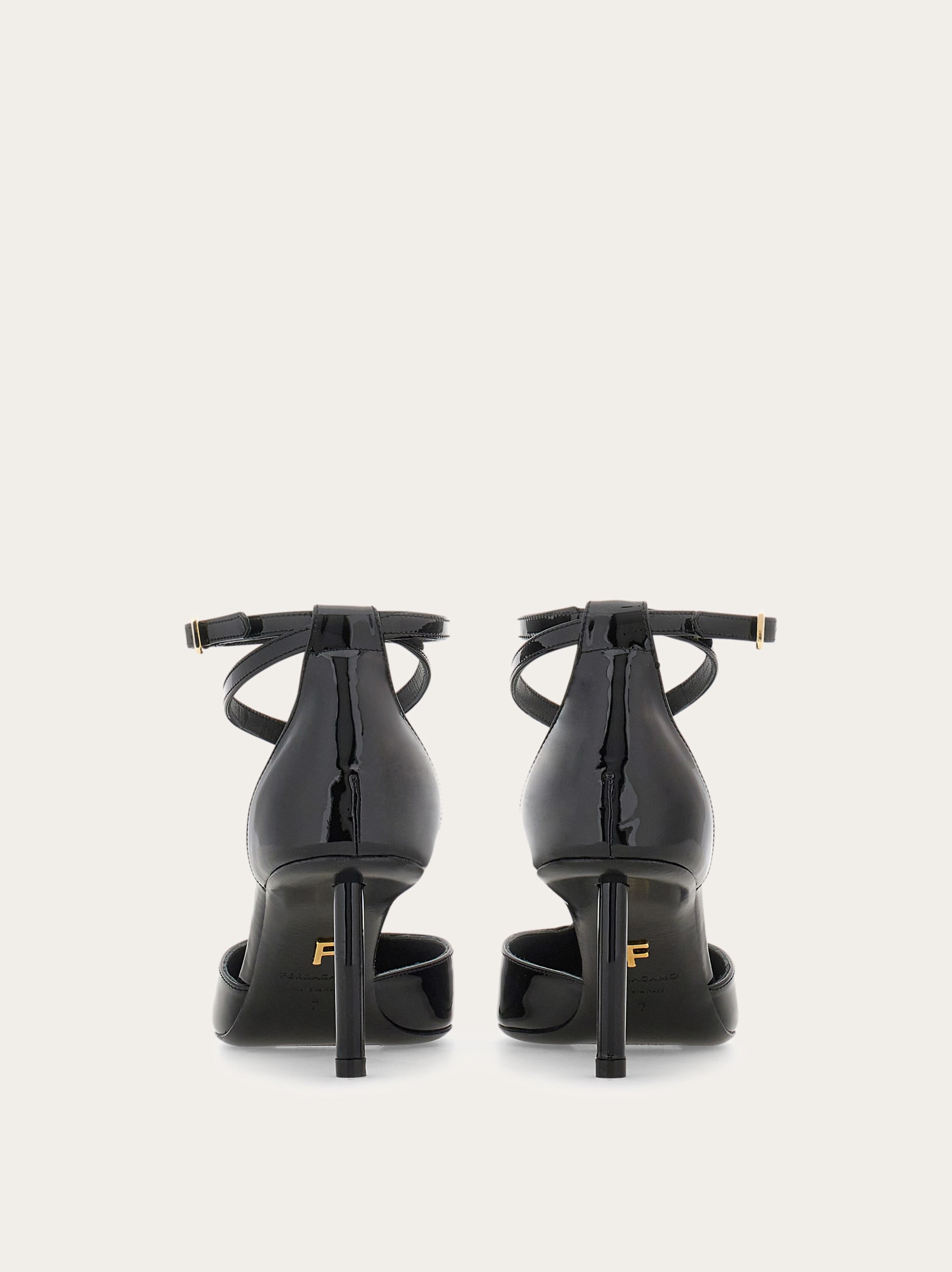 【関税&送料込】Ferragamo Black Patent T-Strap Decollete Ferragamo Black patent T-strap décolleté | TheDoubleF