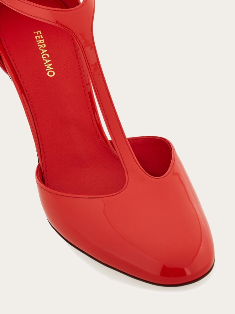 T-strap pump Gallery image 6