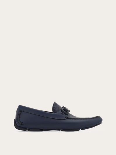 【関税&送料込】GALIANO Accessories Black Driver with Gancini ornament - Men | Ferragamo
