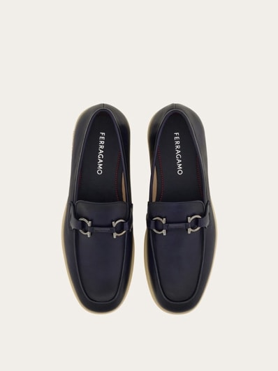【SALVATORE FERRAGAMO】LOAFER Moccasin with Gancini ornament - Men | Ferragamo