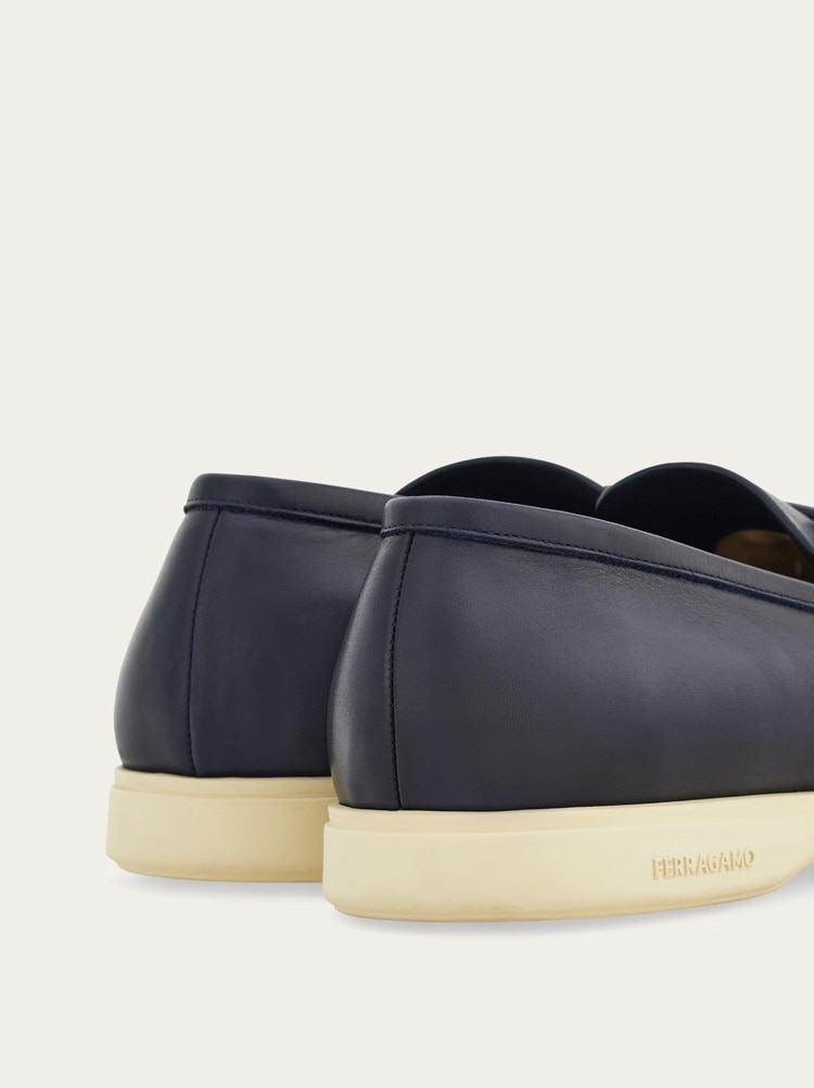 Casual loafer with Gancini ornament Gallery image 5