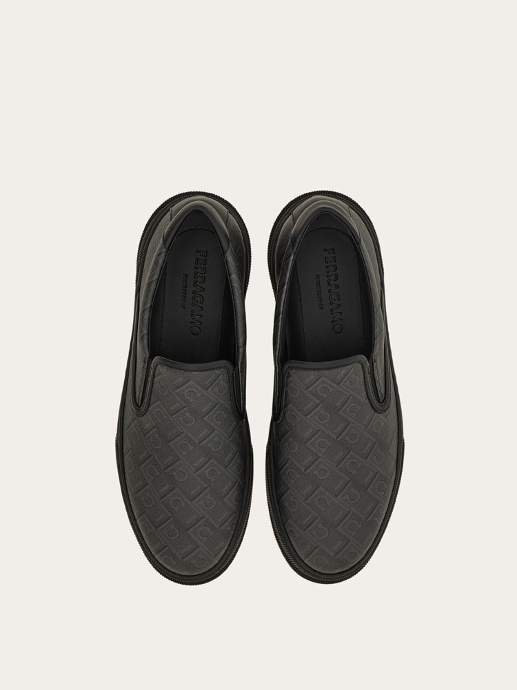 Slip on sneaker Gallery image 3