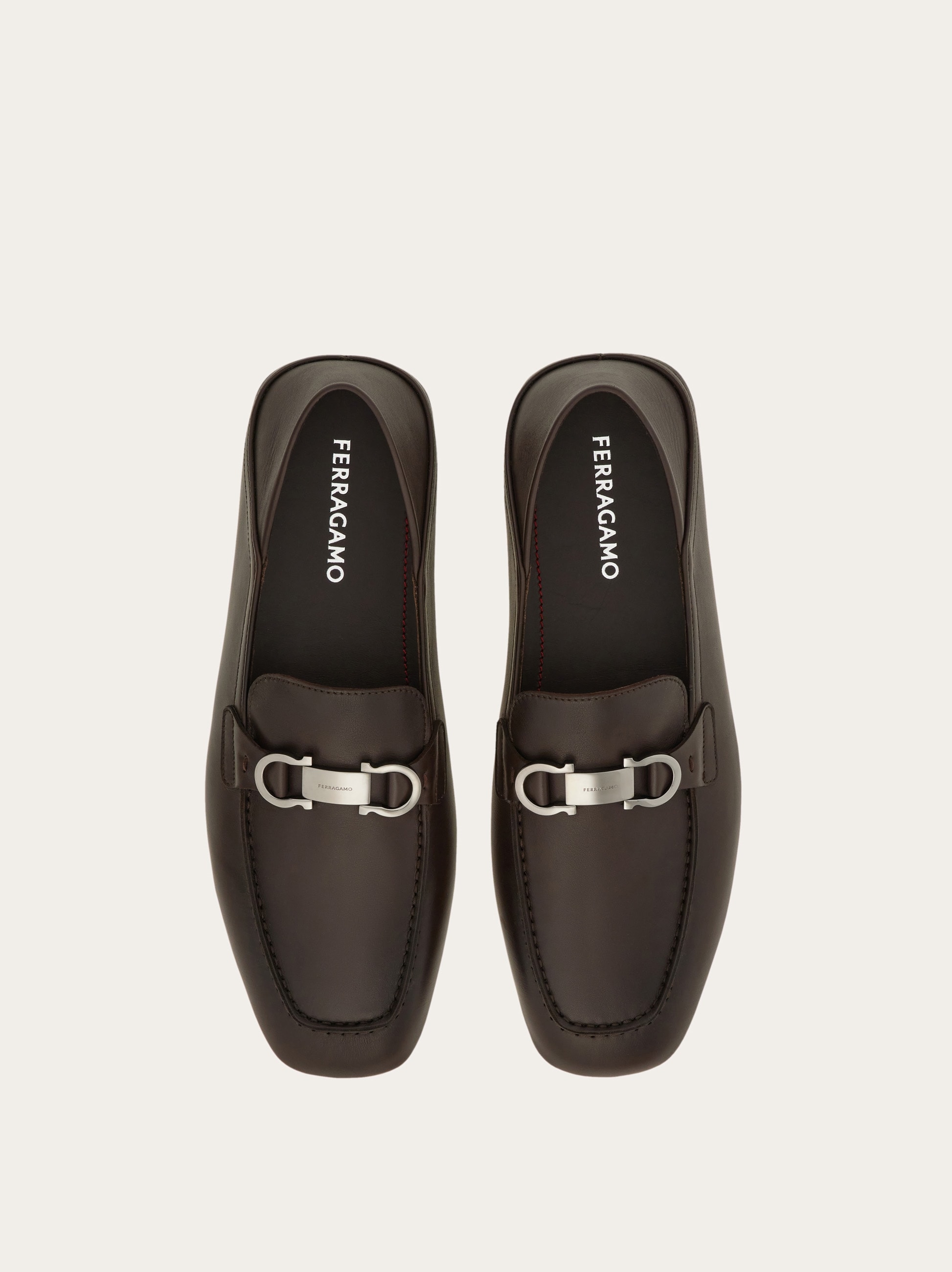 Salvatore Ferragamo 黒 ローファー Loafer with Gancini ornament - Men | Ferragamo
