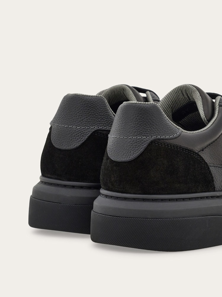 Sneakers bajas adorno Gancini Gallery image 4