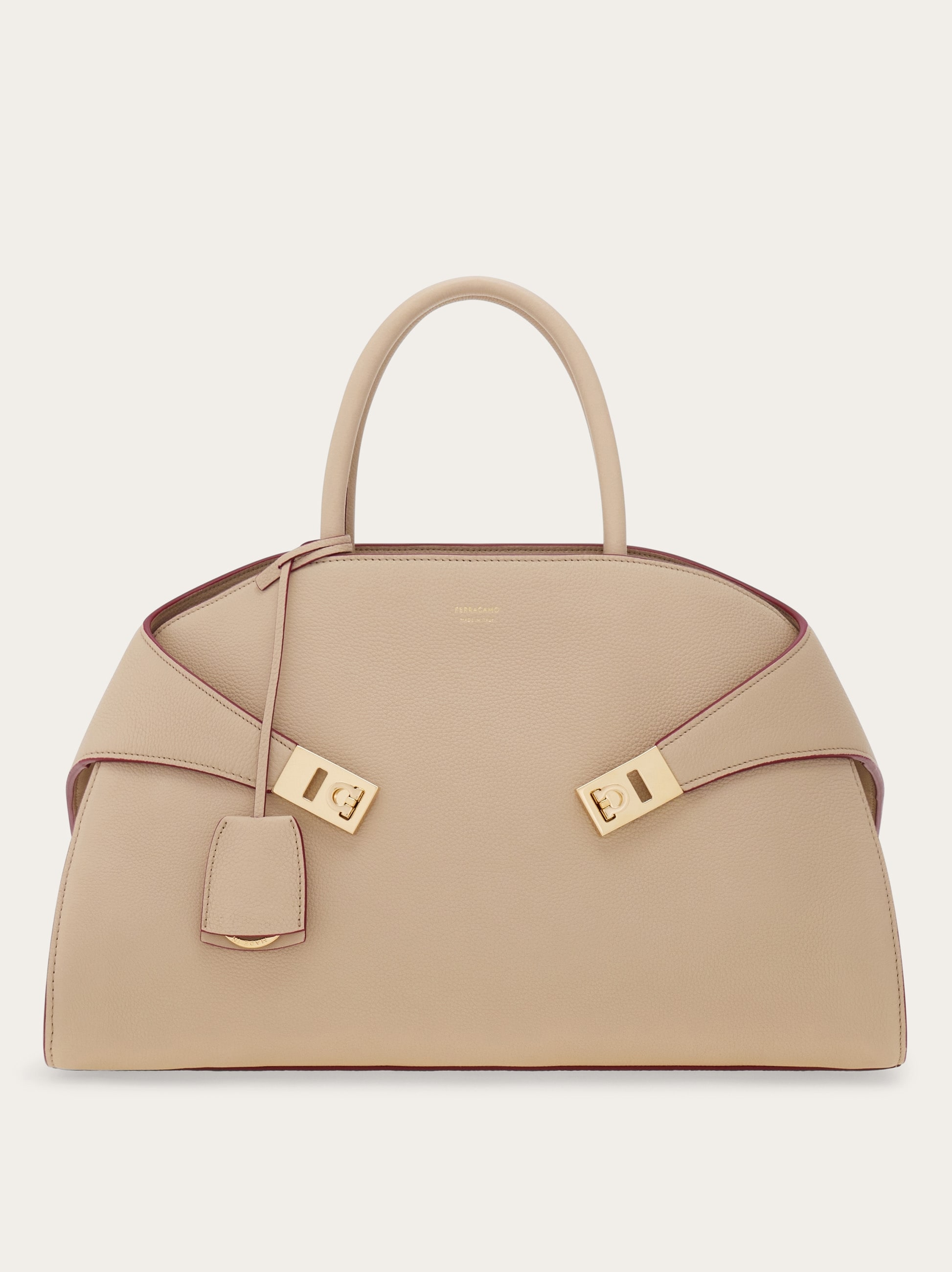 ハンドバッグ FERRAGAMO Woman Handbag Brown 215608 771867 CLAY Hug handbag (M) - Women | Ferragamo
