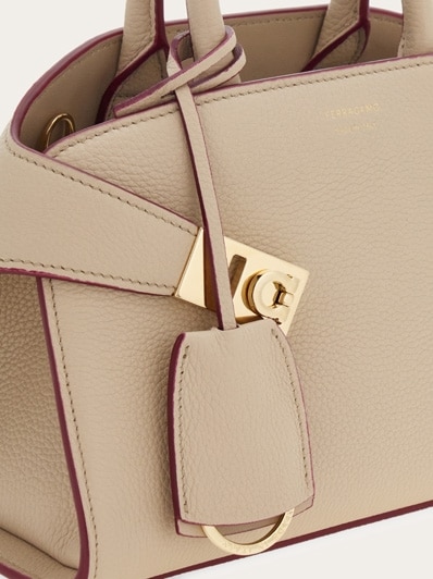 ショルダーバッグ・ポシェット FERRAGAMO Woman Shoulder bag Beige 781655219873 005 FERRAGAMO Shoulder bag Smile Small | Women's Bags | Vitkac