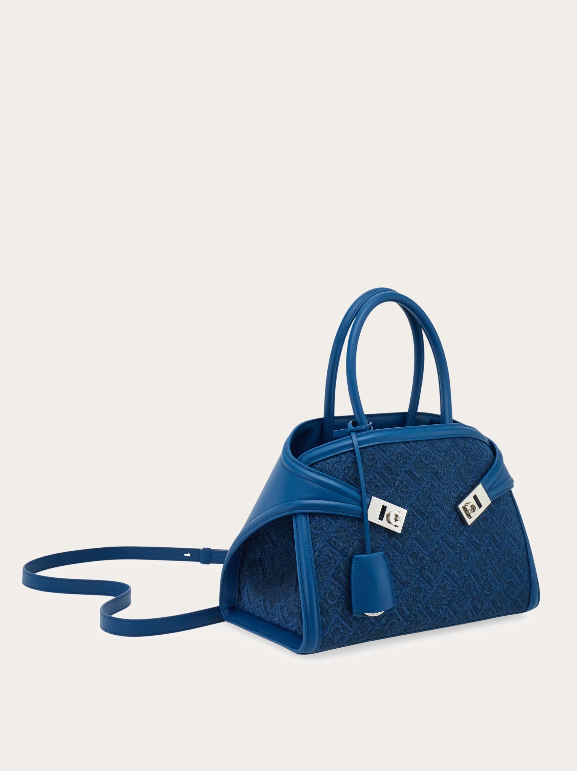24AW new/FERRAGAMO ハグミディアムレザートートバッグ Bag Hug handbag (L) - Women | Ferragamo