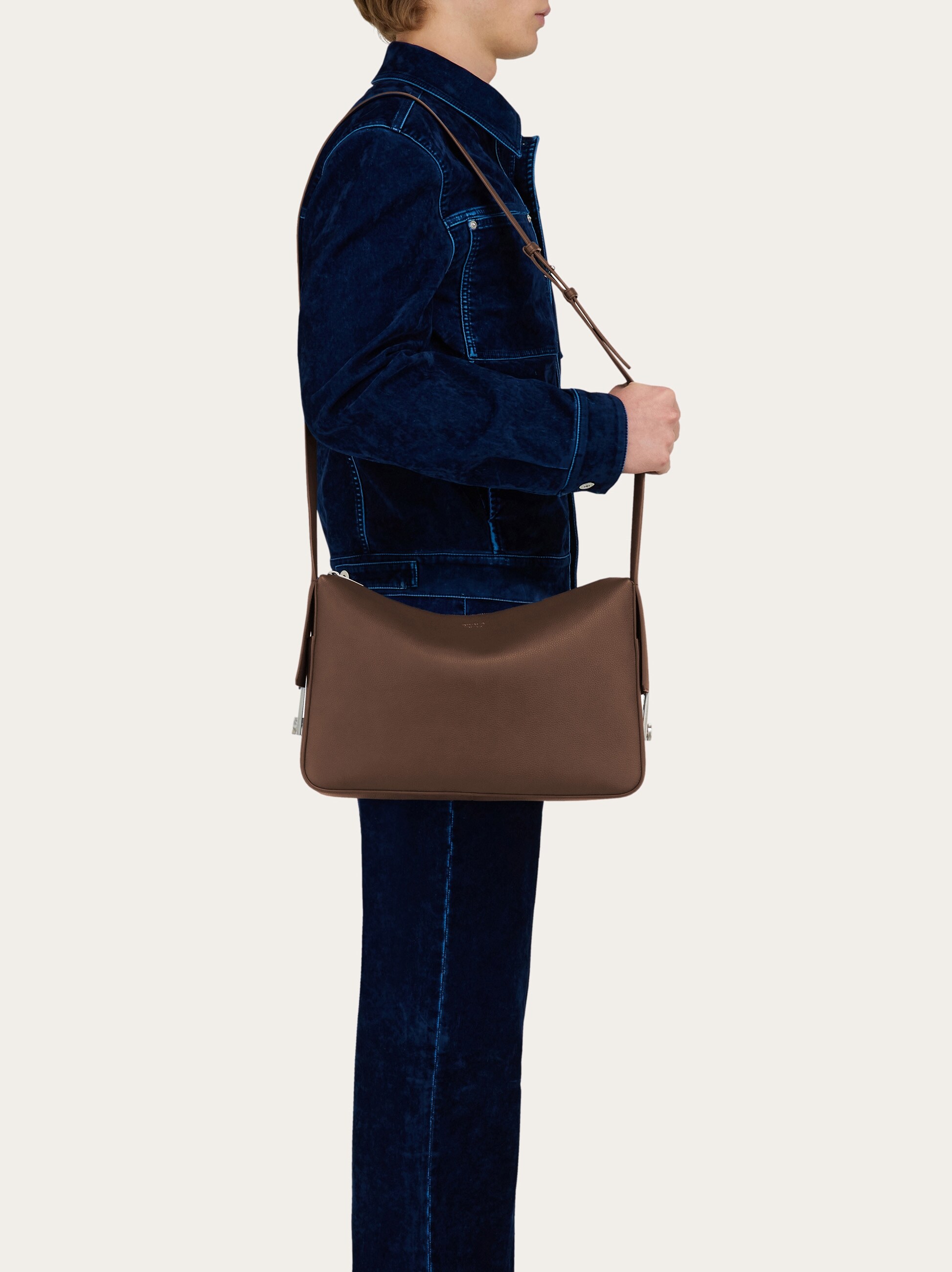 【FERRAGAMO】MESSENGER BAG Embossed Gancini messenger bag - Men | Ferragamo