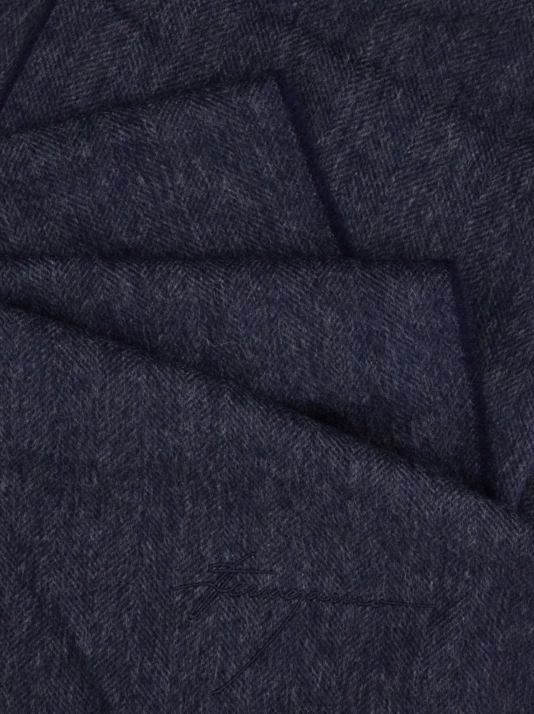 Cashmere scarf Gallery image 6
