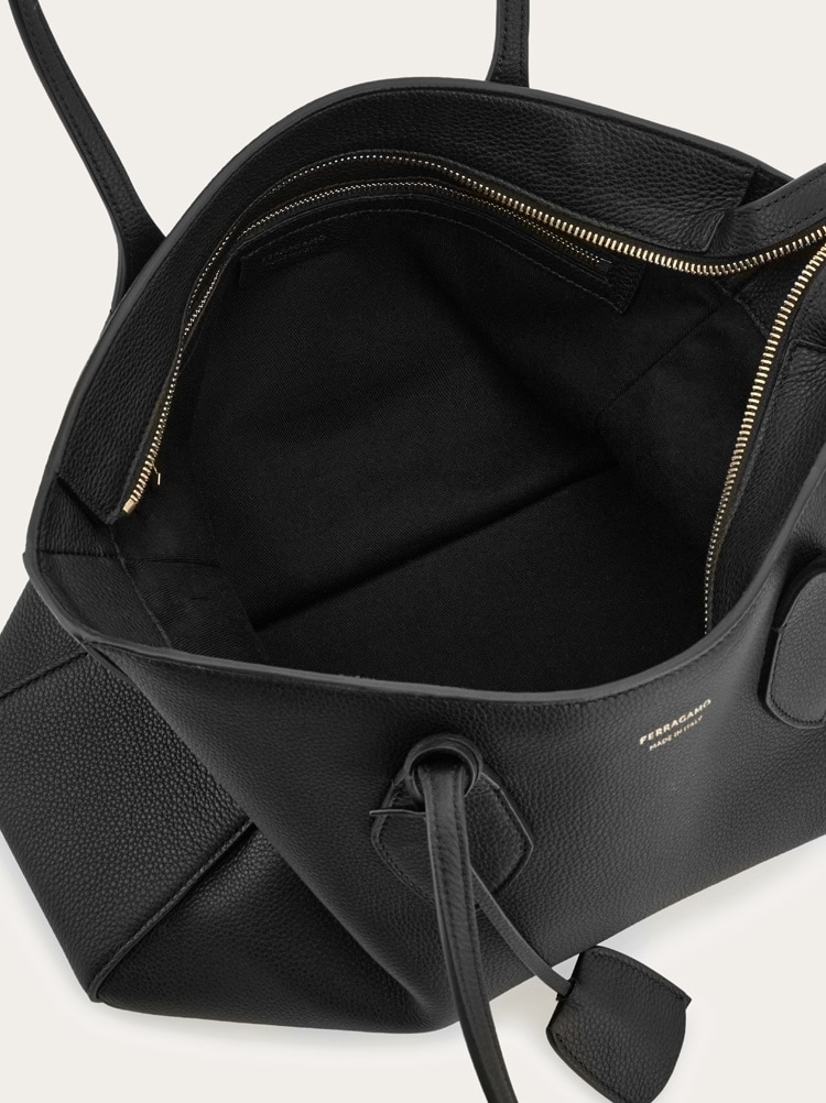 Star-shaped tote bag (M) - Women | Ferragamo