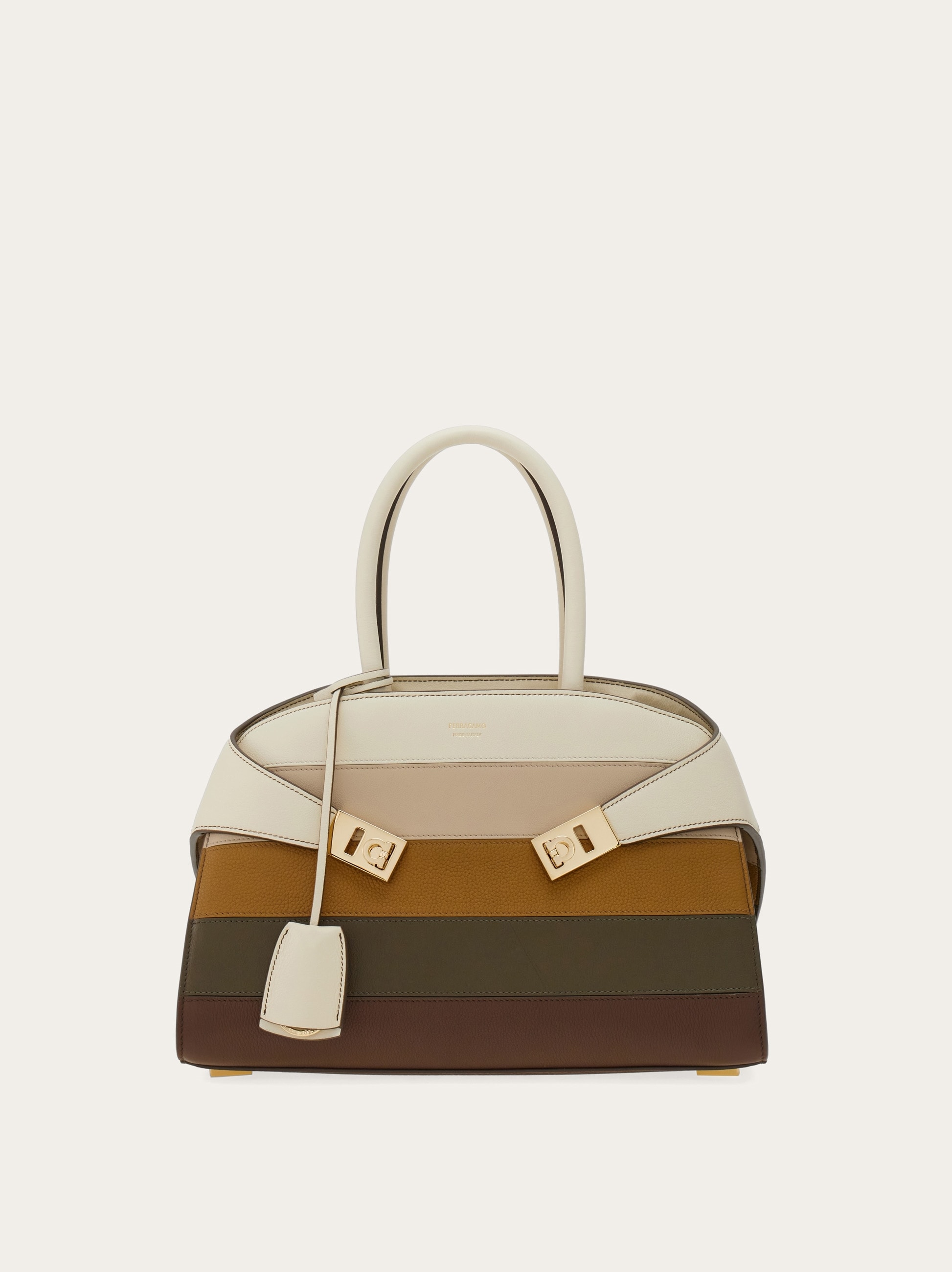 【関送込】FERRAGAMO◆LEATHER HUG MULTIPOCKET (L) Hug handbag (L) - Women | Ferragamo