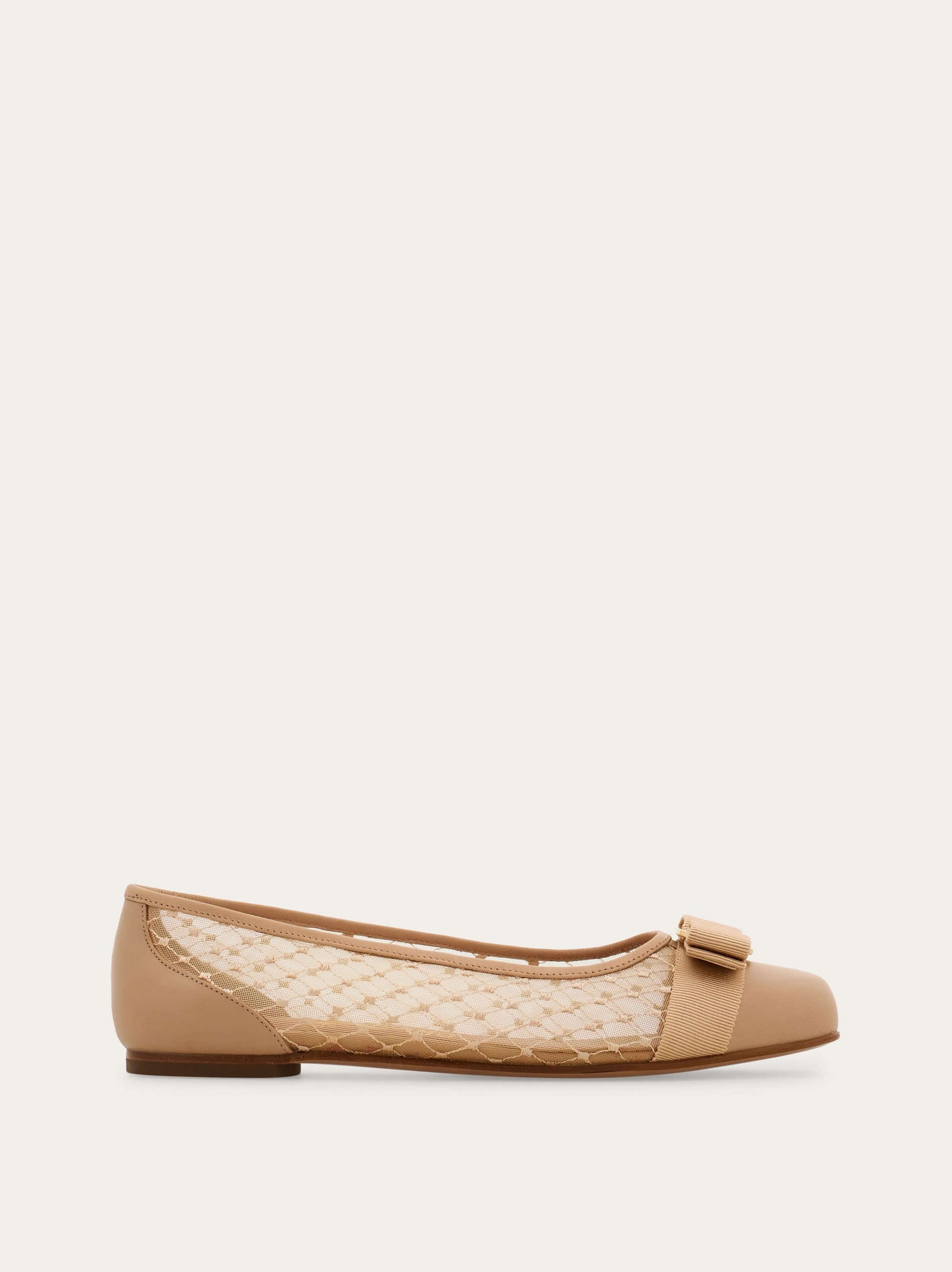 Salvatore Ferragamo HAILEYフラットシューズ ビジュー