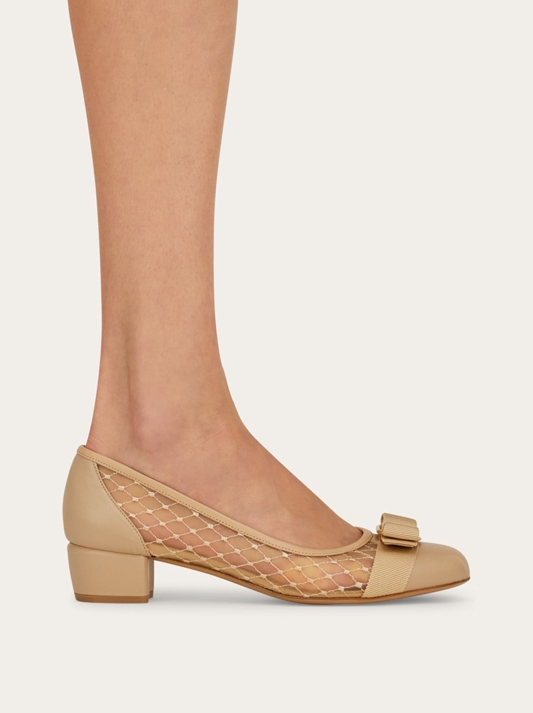 Ferragamo　グレー　チャコール　ブラウンパンプス グレー（灰色）系 FERRAGAMO(フェラガモ) パンプス(レディース