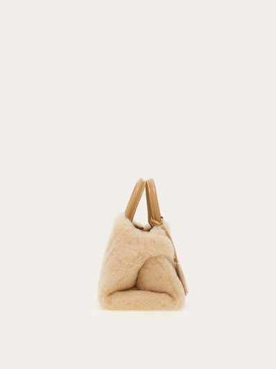 ＊FERRAGAMO＊ Hug ハンドバッグ (XS) - ウィメンズ Hug ハンドバッグ (XS) - ウィメンズ | Ferragamo