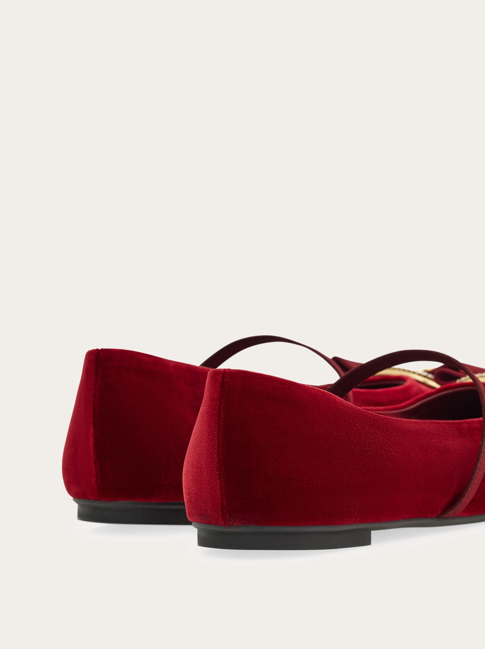 New Vara plate ballet flat - Women | Ferragamo