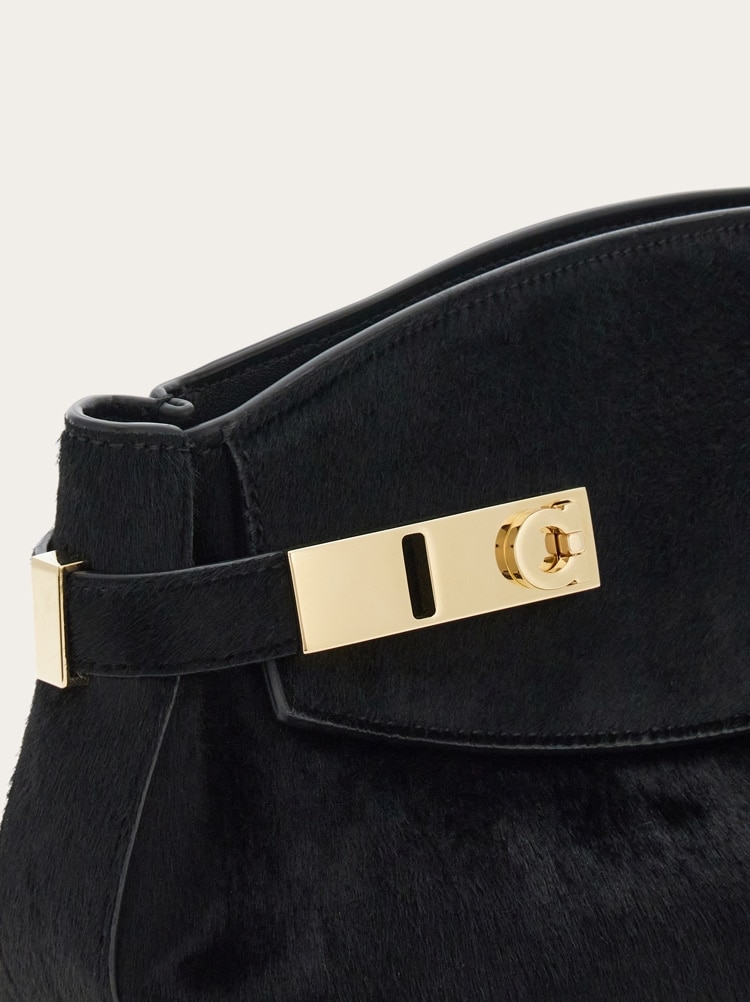 Hug soft crossbody bag (XS) Gallery image 8