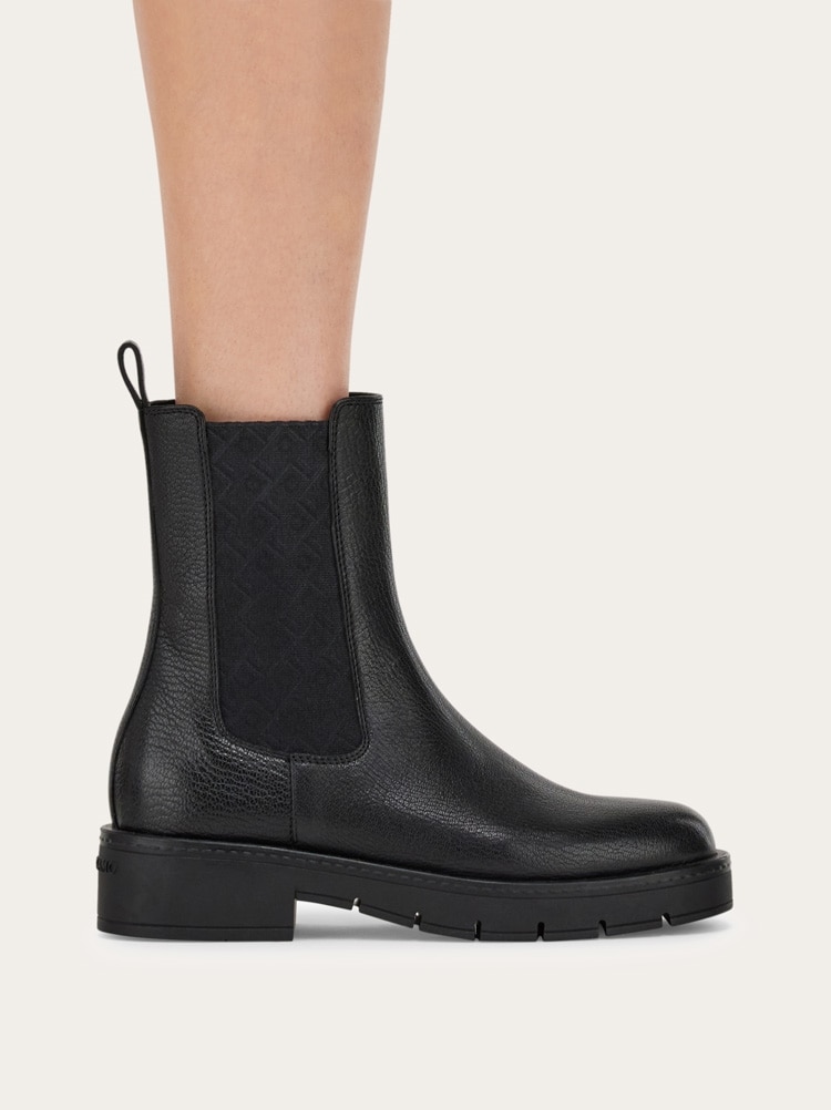 FERRAGAMOフェラガモRainboot Gancini Logo Ankle Bootsブーツ Ferragamo Rainboot Gancini Logo Ankle Boots | THE LIST