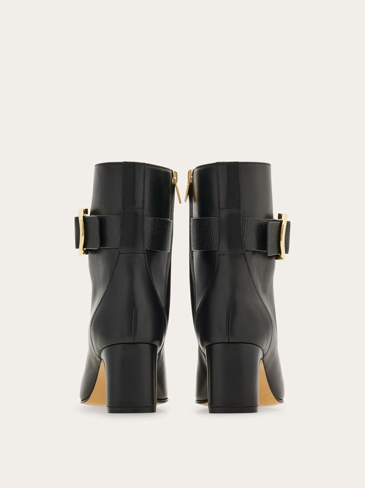 ショートブーツ・ブーティ FERRAGAMO FW24 \"Montse Fur\" ankle boots (0777363) Ferragamo Montse Fur Ankle Boots | Black | FARFETCH