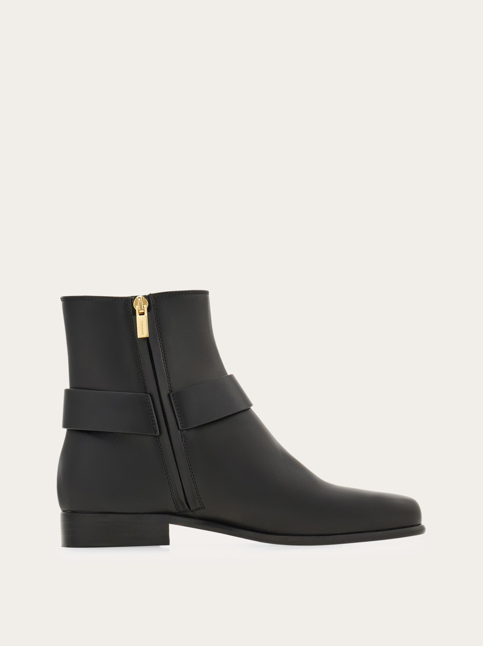 ショートブーツ・ブーティ SALVATORE FERRAGAMO BLACK LEATHER TIRBA ANKLE BOOTS FERRAGAMO - Leather ankle boots black - The Corner